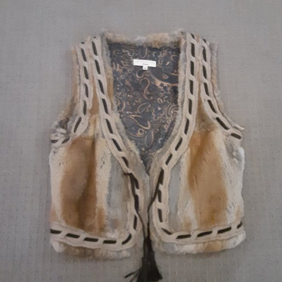 REAL/ GENUINE RABBIT Fur Vest- Excellent Condition- Like New- Soft Fur- Leather - Picture 6 of 9